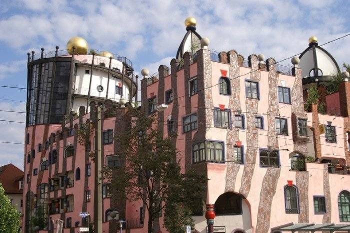 Необычная архитектура Фриденсрайха Хундертвассера (Friedensreich Hundertwasser)