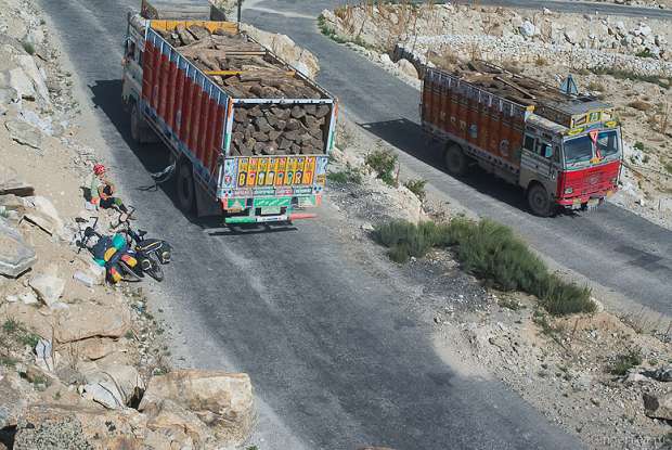 Антонина Захарова, грузовики рядом с Нако, Nako village, trucks