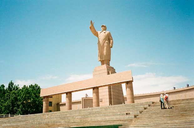 Mao Tse Tong monument in Kashgar